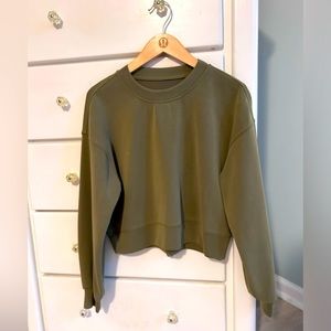 EUC lululemon Softstreme perfectly oversized cropped crew Bronzed Green sz 4